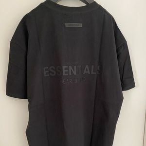 AUTH FEAR OF GOD ESSENTIALS T-SHIRT